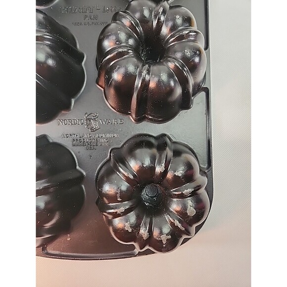 Nordic Ware Bundt-lette Cake Pan 6 CUPS 1.4 LITERS Bundt Mini Party - Picture 6 of 13